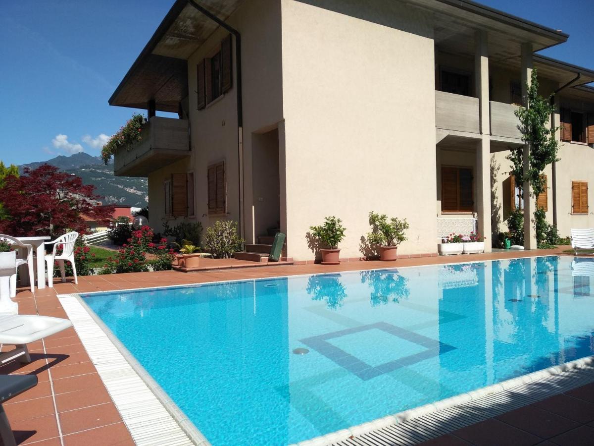 Villa Fiori Малчезине Екстериор снимка