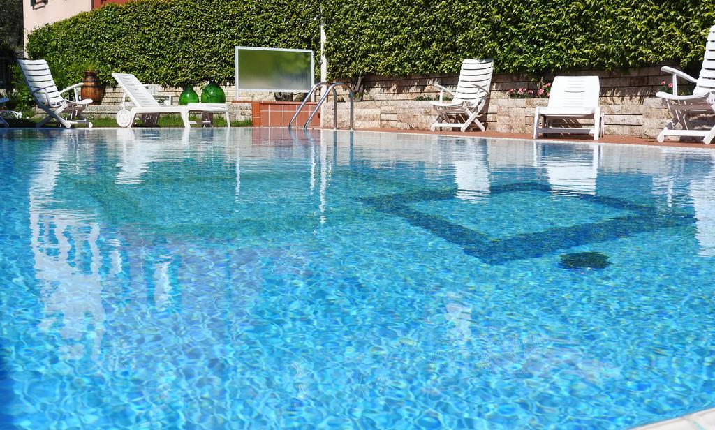 Villa Fiori Малчезине Екстериор снимка